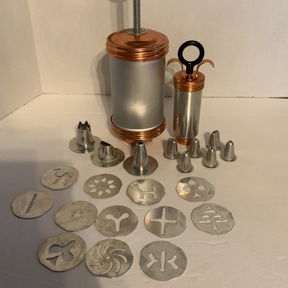 MIRRO, Vintage cookie press AND cookie/ cake decorator. SUPER CLEAN 🍪💖🍪💖 - Picture 8 of 8